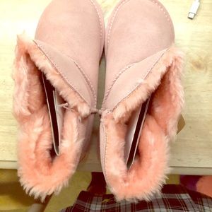 BRAND NEW UGG BAILEY BUTTON SHORT BOOTS